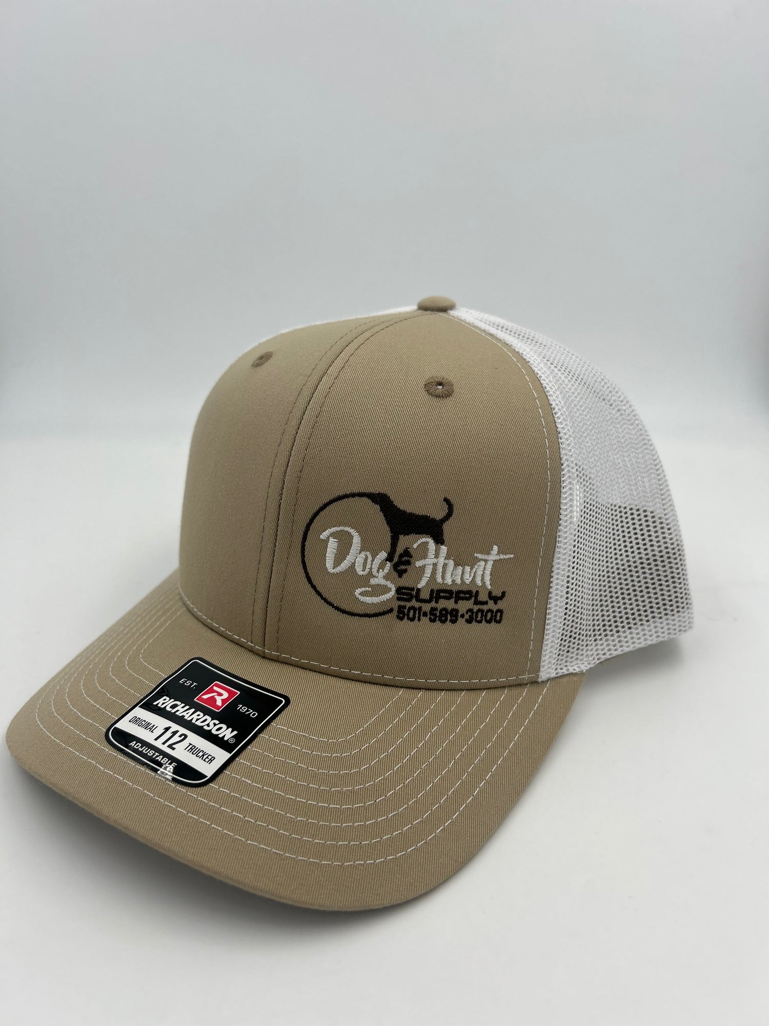 Dog and Hunt Cream w/ White Mesh Hat